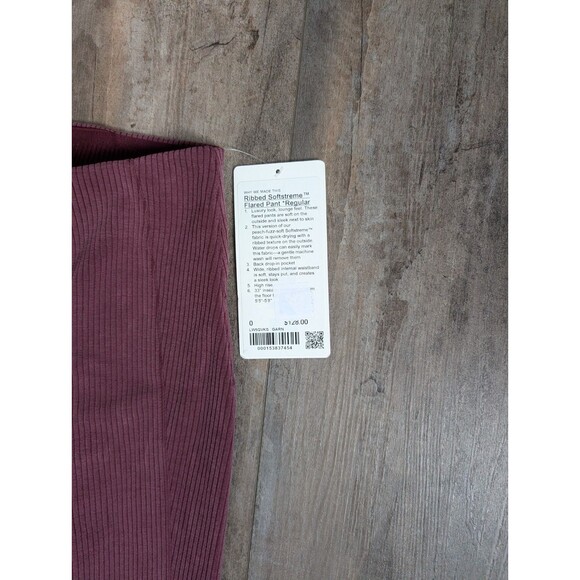 NWT Lululemon Ribbed Softstreme Flared Pant *Regular Garnet Size 0 NEW - Picture 2 of 3